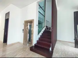 Dijual rumah Golf Island cluster mozart bagus siap huni