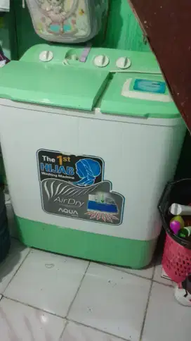 Jual aja mesin cuci 2 tabung masih merk Aqua