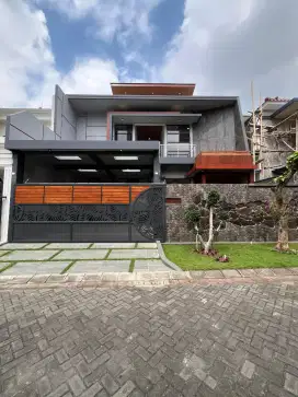 Rumah dijual Lokasi Sangat Strategis di Araya Blimbing Kota Malang