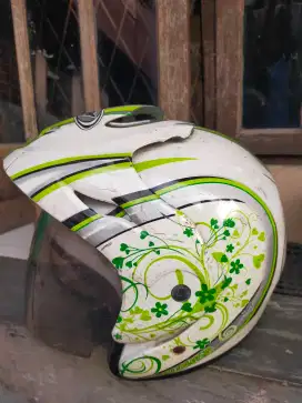 Helm merk mry bekas