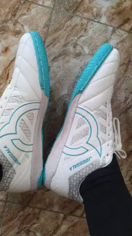 sepatu futsal ortuseight