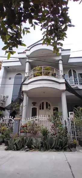 RUMAH MURAB BESAR, 2 Lantai Tytyan Kencana dekat Summarecon Bekasi