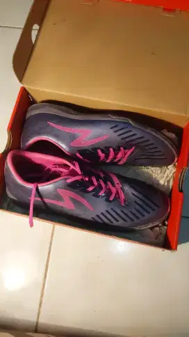 sepatu futsal specs ori