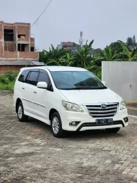 Kijang innova 2.5 V at diesel 2013 (full ori) asli barong