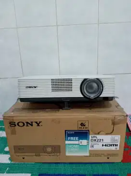 Jual proyektor Sony VPL-DX221