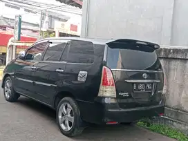 Toyota Kijang Innova 2010 Bensin