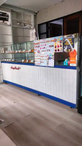 Etalase booth meja kaca 3 meter