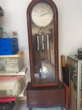 Grandfather clock (jam antik)
