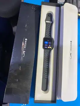 Jual aja i watch series 3nike 42mm mulus dus kabel cas ori 100%