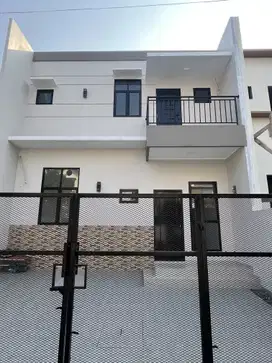 Wilson Rumah baru uk 7x10.6 bangunan full bata merah di metland puri
