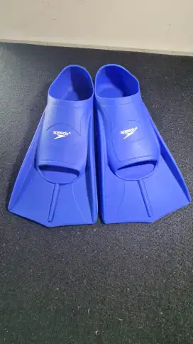 KAKI KATAK...merk SPEEDO Untuk Olah raga renang.
