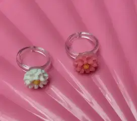 2 CINCIN PLASTIK UNTUK ANAK MODEL BUNGA