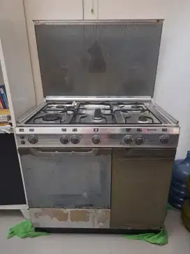 Kompor ariston 5 tungku