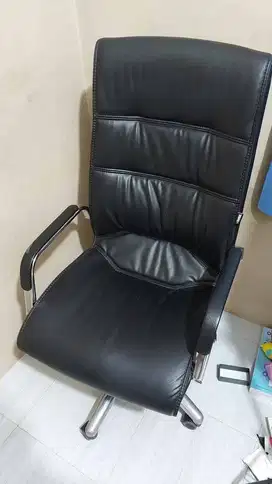 Kursi Kerja Kantor Informa G Council Hitam