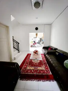 DIJUAL Rumah MERCI - 2 RUMAH GANDENG MUKA DAN BELAKANG TEMBUS 2 BLOK