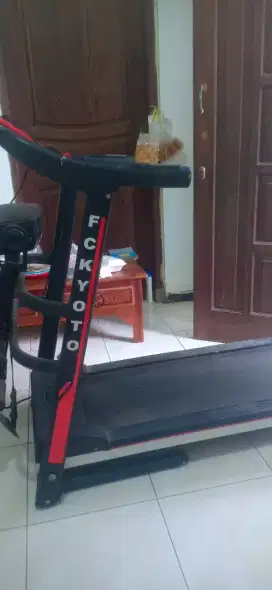 Alat treadmil otomatis