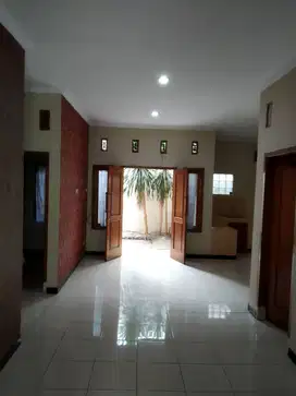 Dijual Rumah Nyaman Siap Huni Di Taman Kopo Ketapang