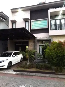 Rumah Cluster Furnish Dekat De Tjolomadoe Adi Sucipto Colomadu