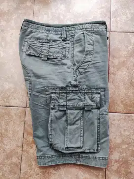 uniqlo cargo pendek
