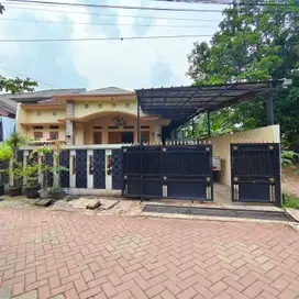 Rumah terawat dan rapih 150m²di peigi