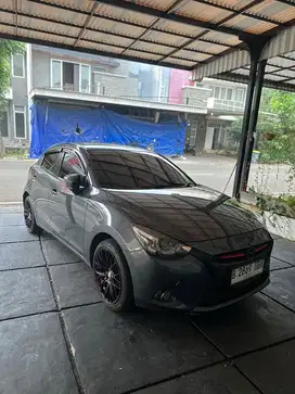 mazda 2 type R 2016 TANGAN PERTAMA
