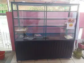 Etalase kaca 5 tingkat kokoh kondisi baru