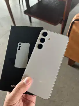 Samsung s24 8/ 256 Gb  jual cepat COD sekarang masih garansi 1 tahun
