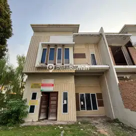 DIJUAL VILLA JALAN GRAHA METROPOLITAN HELVETIA KOMPLEK SOPHIE SUITE