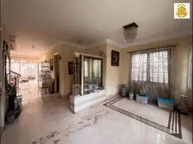 DiJual Rumah Putih Legenda Wisata Cibubur dekat toll nagrak