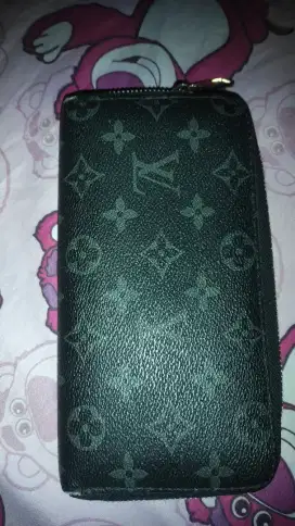 dompet panjang LV