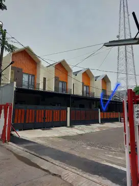 Rumah Cantik 2 Lantai Furnish , Buana Gardenia , SHM