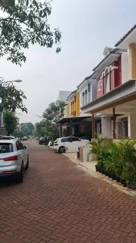 Dijual/Disewakan Rumah 2 Lantai Malibu Village Gading Serpong
