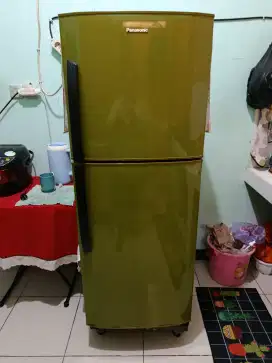 Di jual kulkas panasonic allowa plus lowat