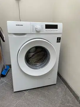MESIN CUCI SAMSUNG WW70T3020WW (BUKAAN DEPAN)