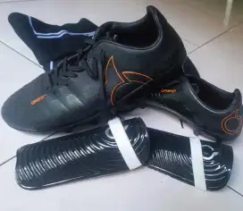 Sepatu Miniso Ortuseight sz 42