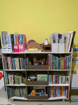 Rak buku anak bekas