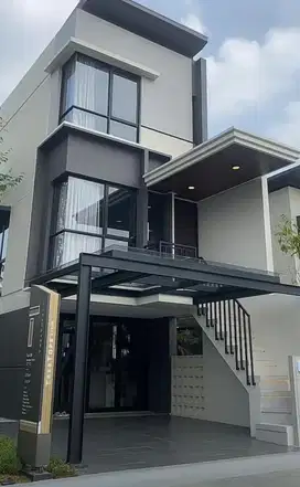 Treetops Livin rumah cantik 3 lantai