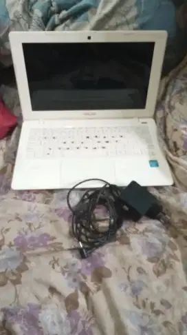 Laptop Asus hidup error butuh servis