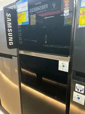 Kulkas Polytron 230L