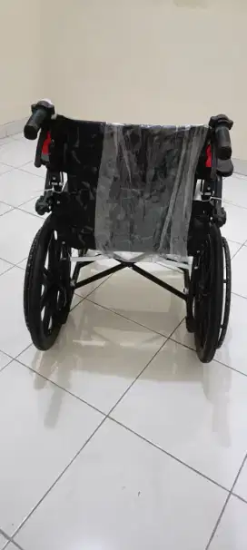 Kursi roda bisa dilipat