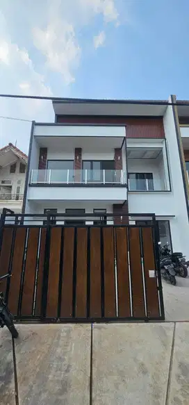 Rumah baru siap huni dekat sekolah di bsd nusaloka