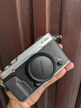 Kamera Fujifilm Xe2s + Lensa TTartisan 56mm
