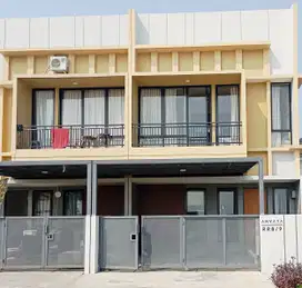 Rumah 2 Lantai keren Banyak Bonusnya di Dharmawangsa Resident