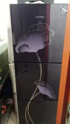 Kulkas 2 pintu Polytron