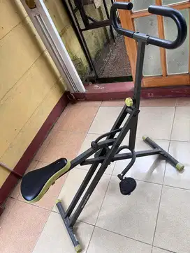 Alat Fitness Sky Rider – Latihan Kardio dan Otot di Rumah