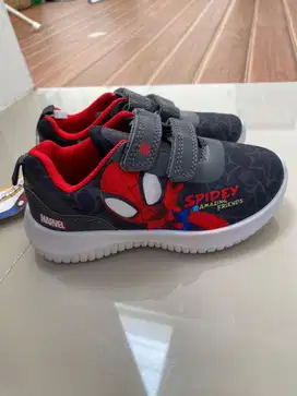 Sepatu anak spiderman