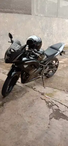 Dijual motor ninja rr new 2013.
