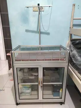 meja resusitasi bayi
