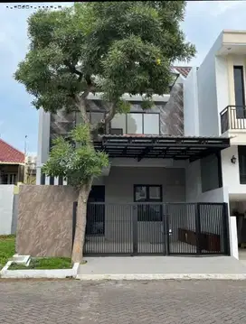 Rumah Taman Mutiara, Pakuwon City ~ emmi xmpc
