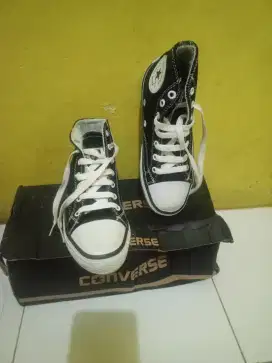 Sepatu converse anak